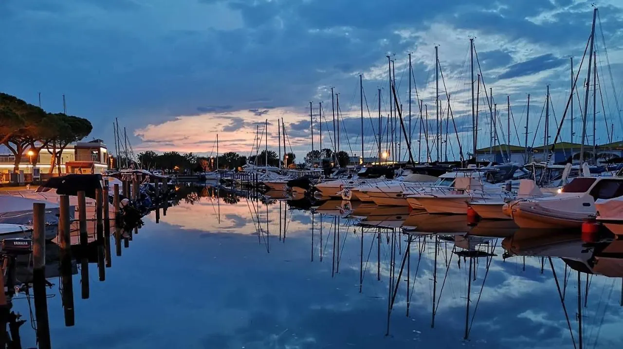 Perfect Located Residence Near The Beach With Pool Porto Santa Margherita di Caorle Apartment