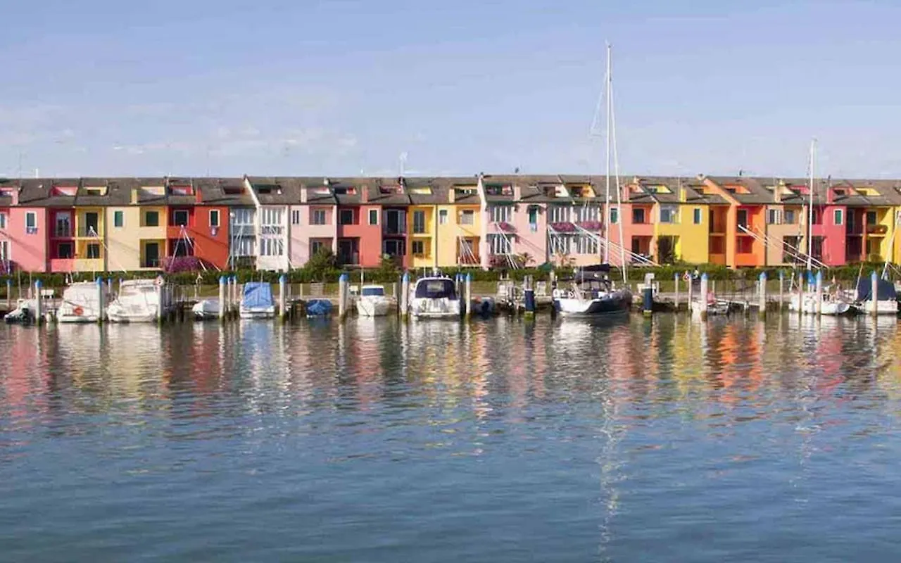 Perfect Located Residence Near The Beach With Pool Porto Santa Margherita di Caorle