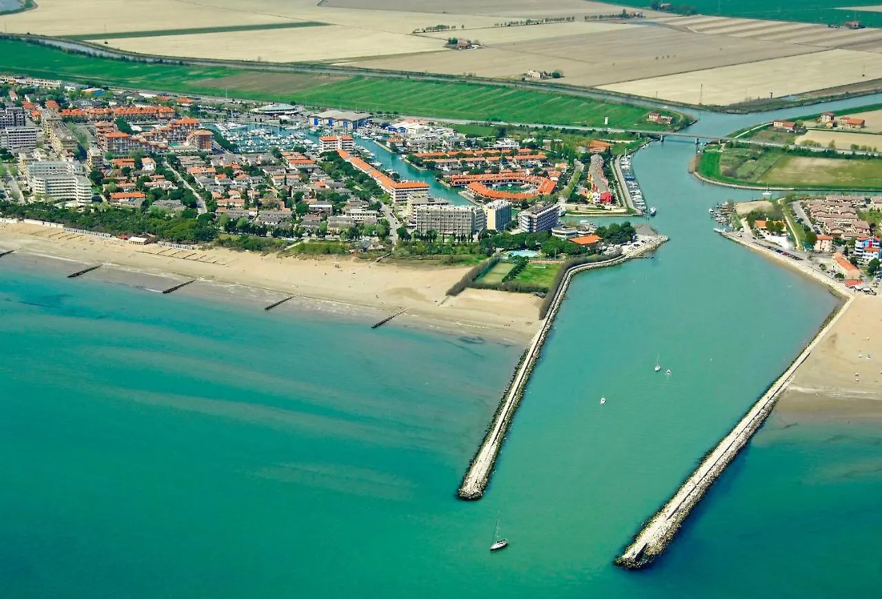 Apartment Perfect Located Residence Near The Beach With Pool Porto Santa Margherita di Caorle