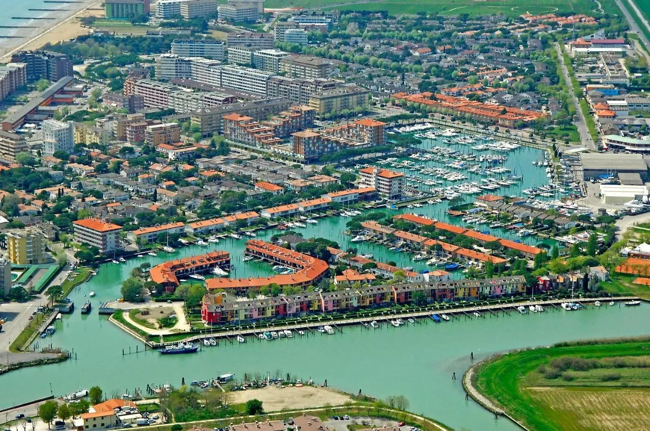Perfect Located Residence Near The Beach With Pool Porto Santa Margherita di Caorle Apartment
